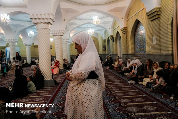 مراسم مولودی خوانی در مسجد جامع سنندج