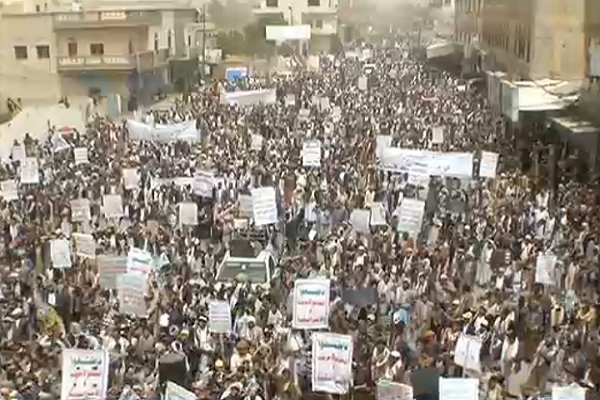 هزاران نفر از مردم یمن میلاد پیامبر اکرم (ص) را جشن گرفتند