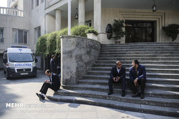 Media waiting for Iranian ministers after cabinet meeting