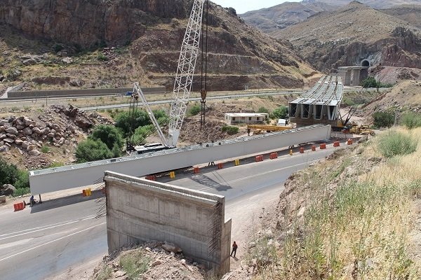 راه آهن قزوین رشت