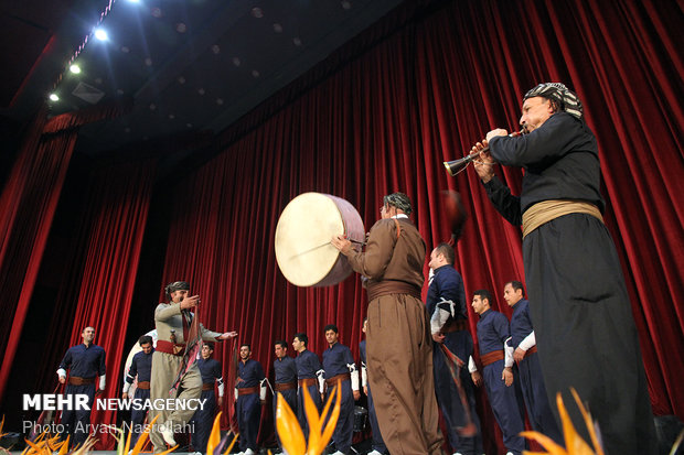 Interior min. lands in Sanandaj 