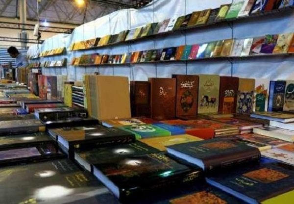 روزهای پر تب وتاب جشنواره کتاب کودک و نوجوان کاشان/جشن امضای کتاب
