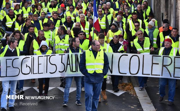 اعتراضات پاریس با چاشنی خشونت