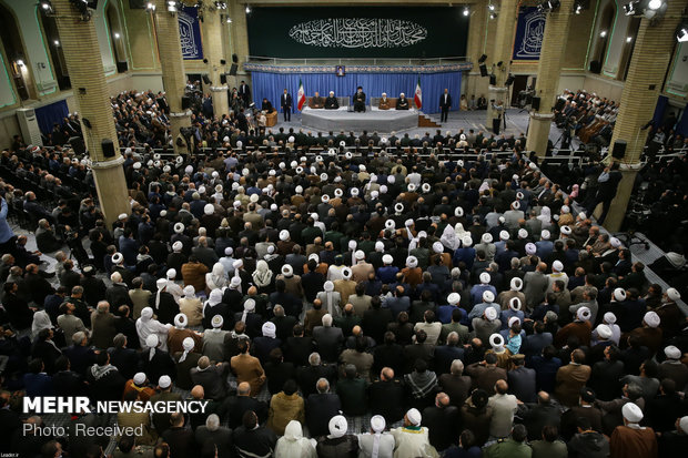 Meeting of govt. officials, participants in Islamic Unity Conf. met with Iran's Leader