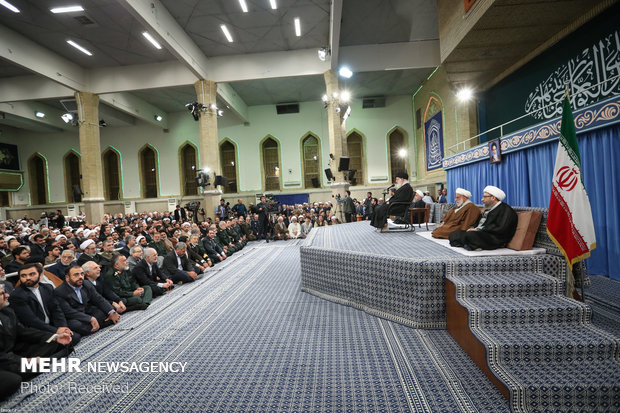 Meeting of govt. officials, participants in Islamic Unity Conf. met with Iran's Leader