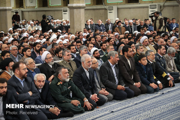 Meeting of govt. officials, participants in Islamic Unity Conf. met with Iran's Leader