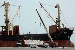 ائتلاف ویرانگر یمن از صدور مجوز برای کشتی ها برای بنادر یمن دم زد
