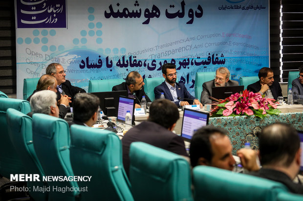 حضور رییس مجلس شورای اسلامی در وزارت ارتباطات و فناوری اطلاعات