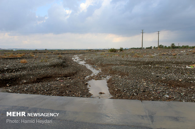 بارش باران و طغیان رودخانه ها در هشتبندی