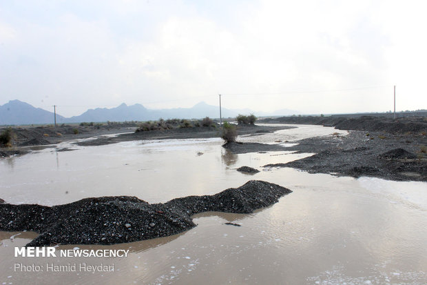 بارش باران و طغیان رودخانه ها در هشتبندی