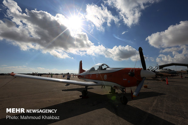 9th Iran Airshow: aerobatics display over Kish Island
