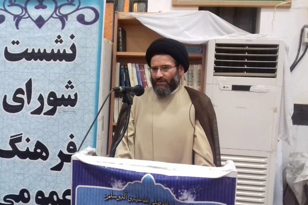 همه توان استکبار بر ضربهزدن به اسلام متمرکز شده است همه توان استکبار بر ضربهزدن به اسلام متمرکز شده است