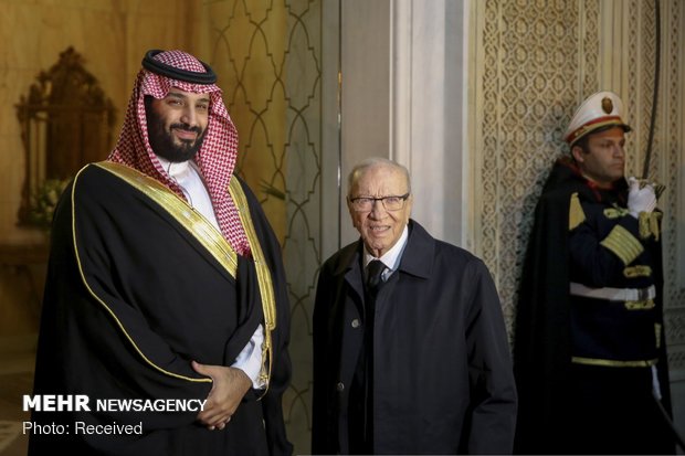 استقبال تونسی ها از بن سلمان با اره‎