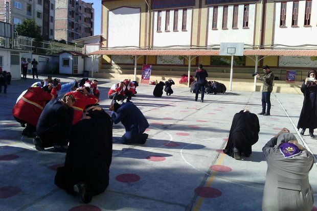 مانور زلزله و ایمنی در مدارس گلستان برگزار شد