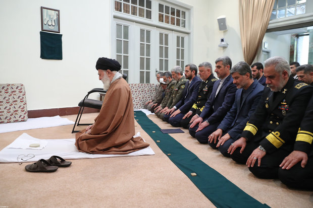 Navy commanders meet Ayatollah Khamenei