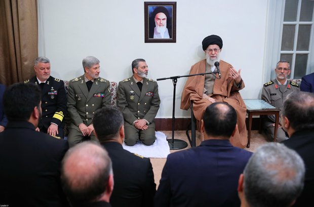 Navy commanders meet Ayatollah Khamenei
