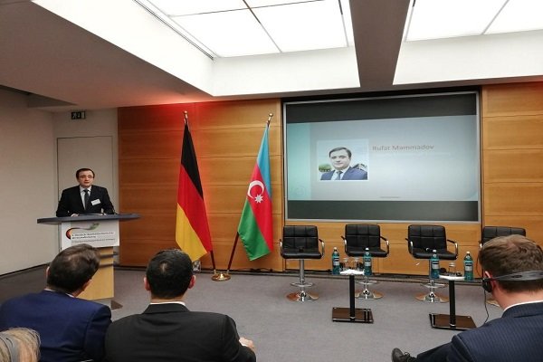 Berlin'de ilk "Almanya-Azerbaycan İşbirliği Forumu" gerçekleşti