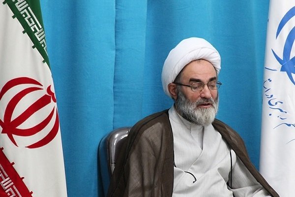 راهاندازی مرکز رصد اشعارمداحان گیلانی/ پیوند باروحانیت ضروری است