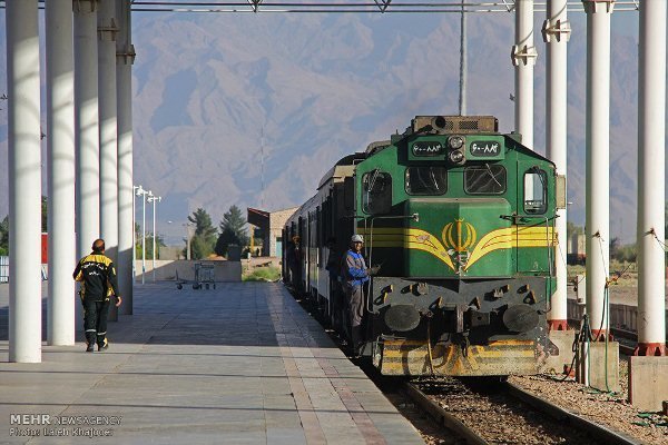 Iran, Uzbekistan discuss promotion of railway coop.