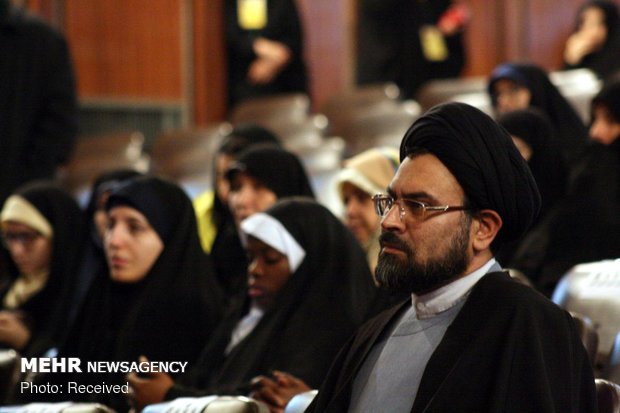 Tehran Univ. hosts 1st new Muslims gathering 