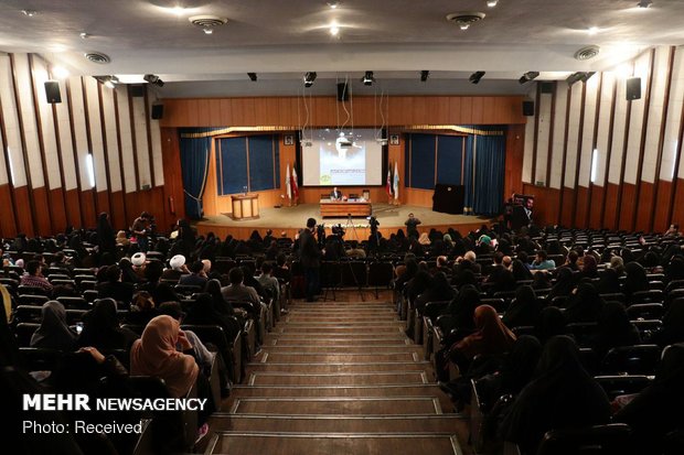اولین گردهمایی تازه مسلمانان در دانشگاه تهران