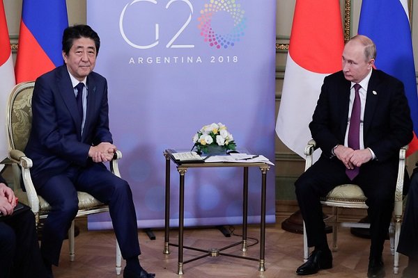 جاپانی وزیراعظم کا علاقائی تنازع کے حل کے لیے روس کا دورہ