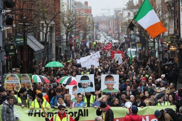 هزاران ایرلندی در اعتراض به بحران بی‎خانمانی به خیابان‌ها آمدند