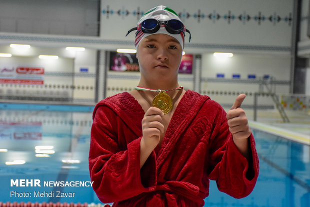 Iranian boy with Down Syndrome breaks record in swimming