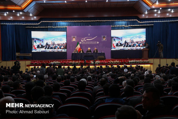 الرئيس روحاني في جولة تفقدية في محافظة سمنان