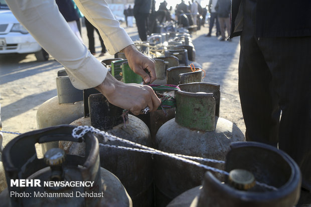 مشکلات توزیع سیلندر گاز در استان بوشهر رفع شود