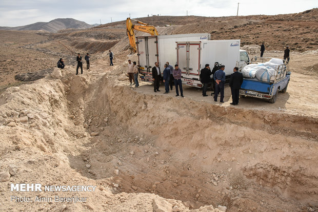 القضاء على 10 اطنان من الادوية المغشوشة في مدينة شيراز 