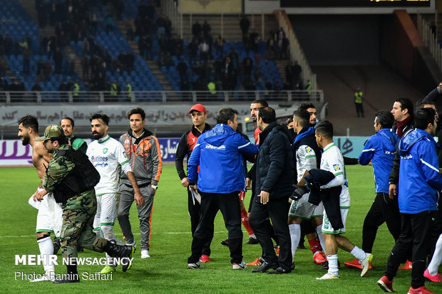 دیدار تیم های فوتبال پدیده و ماشین سازی تبریز