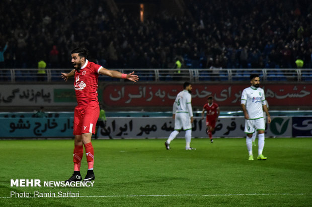 دیدار تیم های فوتبال پدیده و ماشین سازی تبریز