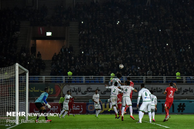 دیدار تیم های فوتبال پدیده و ماشین سازی تبریز