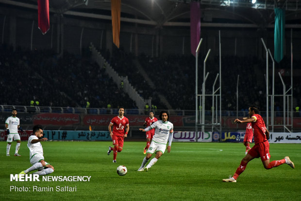 دیدار تیم های فوتبال پدیده و ماشین سازی تبریز