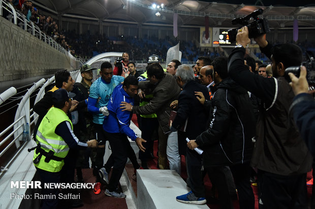 دیدار تیم های فوتبال پدیده و ماشین سازی تبریز