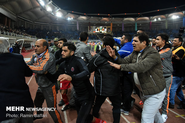 دیدار تیم های فوتبال پدیده و ماشین سازی تبریز