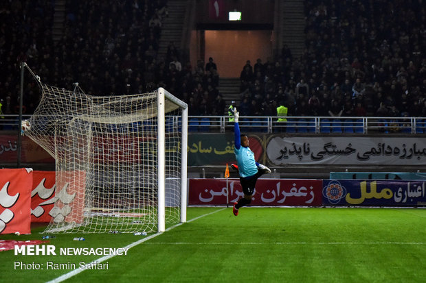 دیدار تیم های فوتبال پدیده و ماشین سازی تبریز