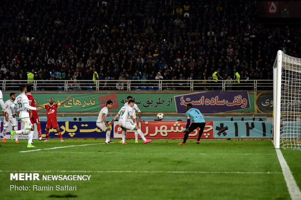 دیدار تیم های فوتبال پدیده و ماشین سازی تبریز