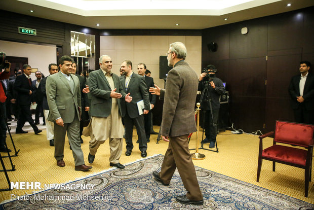 Larijani's meetings with Russian, Pakistani speakers
