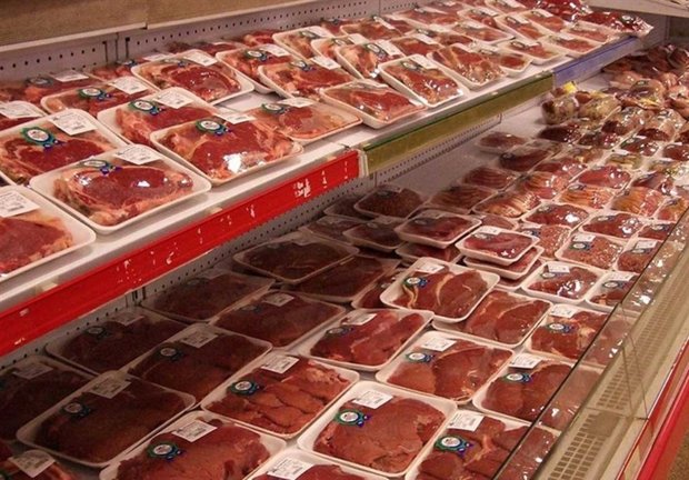 گوشت منجمد در بازار ایلام توزیع می شود 