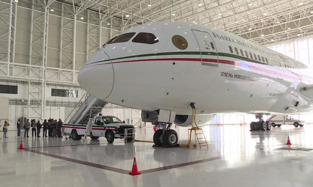 میکسیکو کے صدر کا بوئنگ طیارہ فروخت کے لئے کیلی فورنیا روانہ