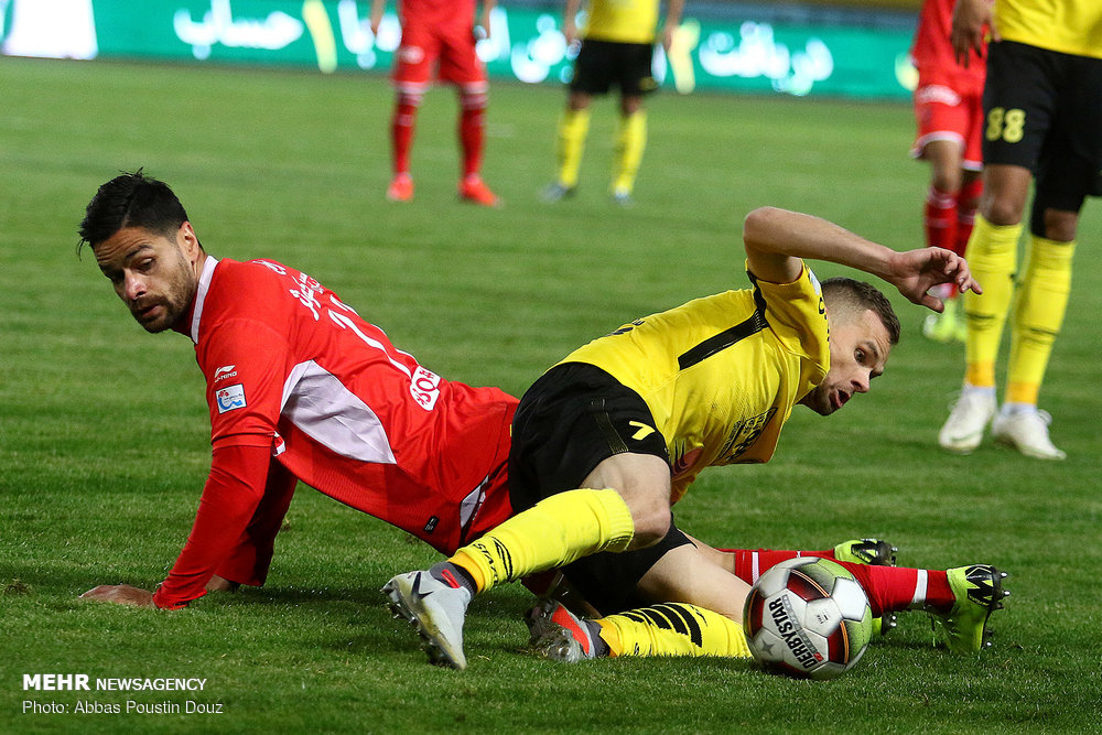 File:Sepahan v Persepolis F.C. at Naghsh-e Jahan Stadium 023.jpg