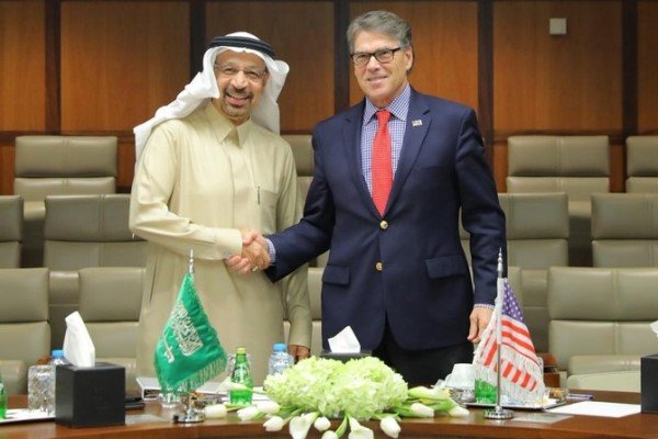 گفتگوی وزیران انرژی عربستان و آمریکا پیرامون وضعیت بازار نفت