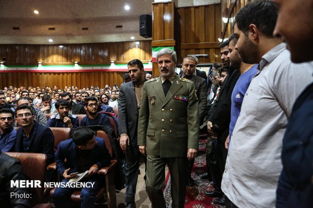 Defense minister’s visit to Malek Ashtar University of Technology