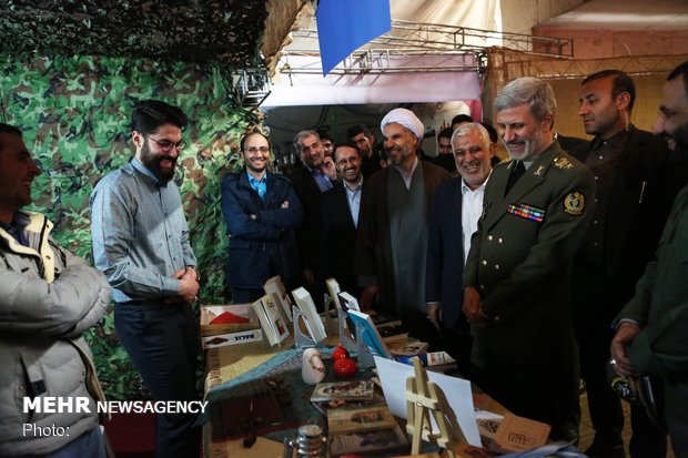 Defense minister’s visit to Malek Ashtar University of Technology