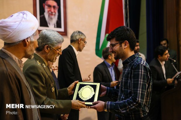 Defense minister’s visit to Malek Ashtar University of Technology