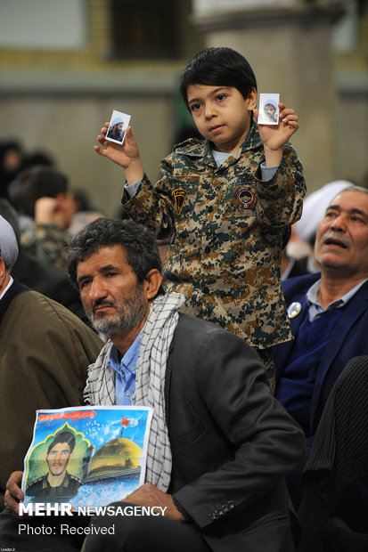 دیدار جمعی از خانواده‌های شهدای دفاع مقدس و مدافع حرم با رهبر انقلاب