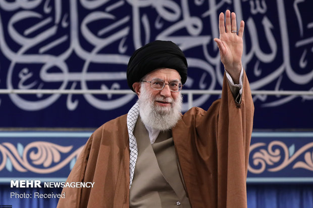 Leader to receive people from Qom 