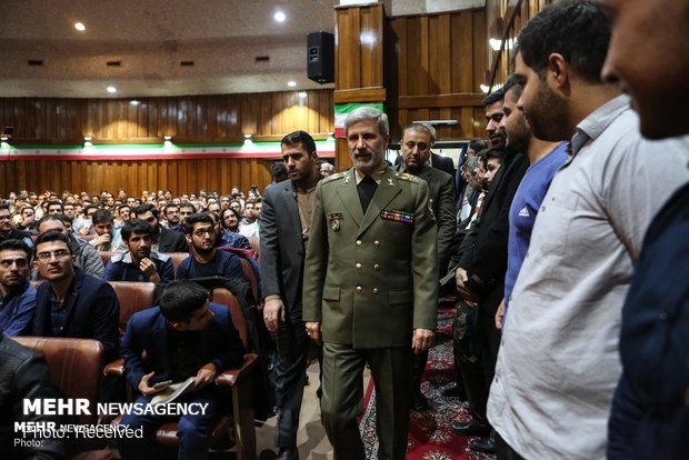 Defense minister’s visit to Malek Ashtar University of Technology